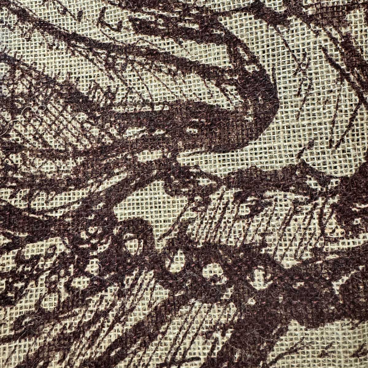 Medium Dama tapestry in wide-weave jute