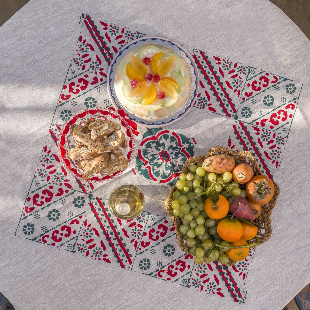 Maiolica Christmas square tablecloth in ecru color