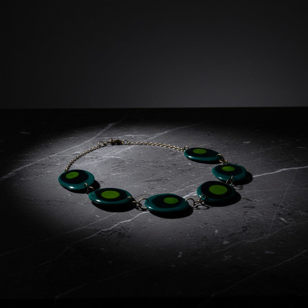 Collana in resina verde