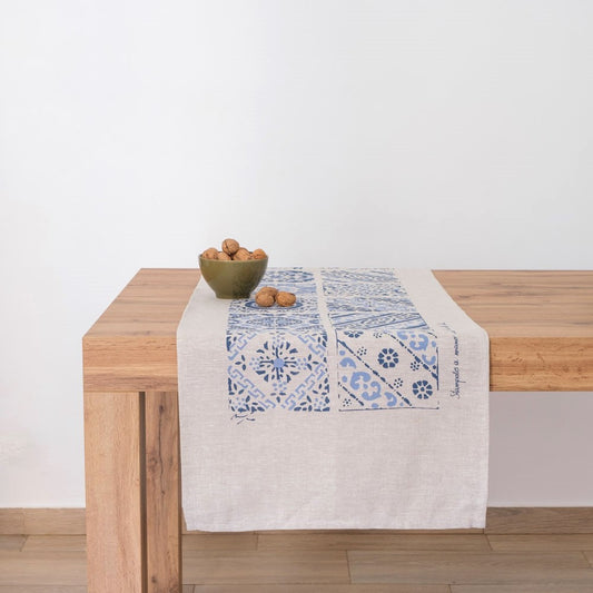 Maiolica table runner